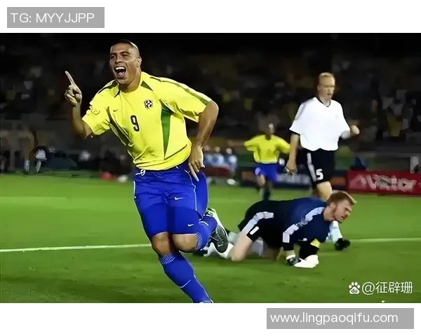 跨年之夜足球巨星登场，盘点那些在新年之际闪耀全场的球员与精彩瞬间